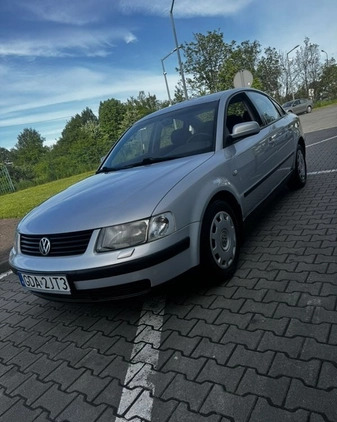 Volkswagen Passat cena 5500 przebieg: 182000, rok produkcji 1998 z Chojnice małe 137